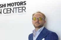 مصمم بنتلي وأودي ينتقل الى ميتسوبيشي 