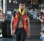 أزياء روميو هنت مستوحاة من رياضة الغطس