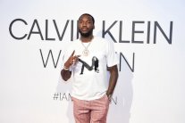 كالفن كلاين تحتفل بأحدث عطورها