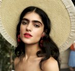 موضة ربيع 2019 :مطابقة لون أحمر الشفاه مع لون الأقراط