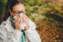 أطباء يحذرون: منع العطاس يمكن ان يكلفك حياتك