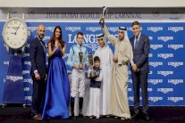 ايشواريا راي باتشان تحضر الحفل الافتتاحي لكرنفال كأس دبي العالمي