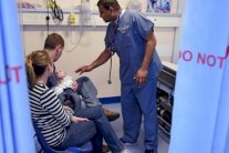 بيانات تفضح عنصرية رواتب الأطباء في بريطانيا حسب لون البشرة !