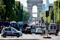 باريس تحظر السيارات أول يوم أحد من كل شهر!