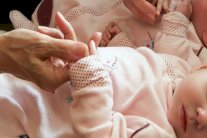 ولادة رضع بدون أيد أو أذرع أو سواعد تثير حيرة الأطباء في فرنسا