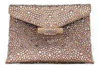 ستيوارت ويتزمان تطلق تشكيلة أحذية تزامناً مع موسم الأعياد