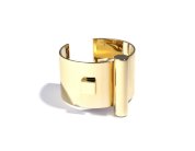 ستيوارت ويتزمان تطلق تشكيلة إكسسوارات لموسم الأعياد