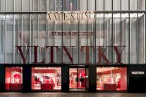 فالنتينو تحتفي باليابان بافتتاح متجر TKY