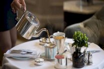 شرب الشاي الساخن قد يصيب بالمرض القاتل !