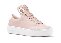 بمناسبة عيد الأم ... حقائب وأحذية رياضية من ابداع مايكل كورس