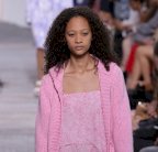 مايكل كورس يقدم أحدث تشكيلاته لموسم ربيع وصيف 2018