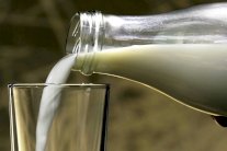 دراسة جديدة: الحليب كامل الدسم يقلل خطر الجلطات