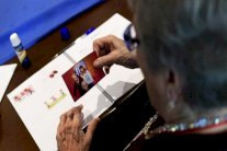 السيدات أكثر عرضة للإصابة بالزهايمر من الرجال !