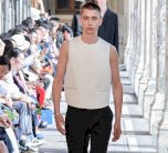 الطابع العملي والمظهر الأنيق يجتمعان في تشكيلة دانهيل الرجالية 