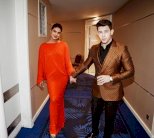 بريانكا شوبرا تتألق مع تومي هيلفغر في مهرجان 