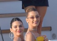 الصديقتان بحلى ميسيكا