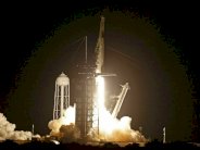 إقلاع المركبة الفضائية لسبايس إكس وعلى متنها أربعة سياح