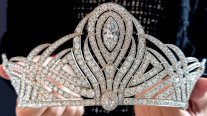 أسبوع من المزادات على مجوهرات في جنيف يُختتم ببيع تاج مرصع بالألماس