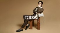 سفير العلامة التجارية العالمية شياو زان يجسد حملة Tod's لربيع وصيف 2024