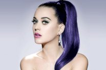 كاتي بيري تغرِّد مستاءة من مصوري البابارازي في أستراليا