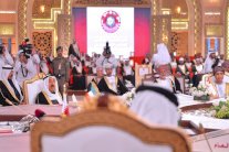 مغردو تويتر يثنون على حضور الشباب في قمة الدوحة