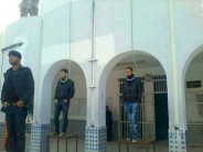 طلاب تونسيون ينصبون