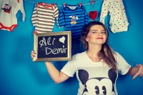 بلين كاراهان تشارك متابعيها صور غرفة مولودها المنتظر 