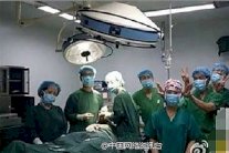 أطباء يلتقطون 