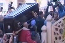 انهيار سور سلم أثناء تدافع في تشييع فاتن حمامة