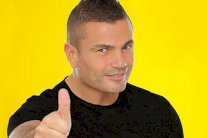 ألتراس عمرو دياب يهديه أغنية في عيد ميلاده