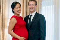 مؤسس فايسبوك يمنح نفسه 