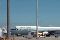 طرد اسرة من طائرة رفض طفلها وضع حزام الامان