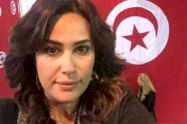 هند صبري غاضبة وتهدد بمقاضاة المشككين بوطنيتها