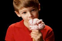 المثلجات ترفع حرارة الإنسان في الصيف!