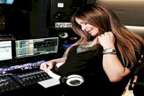 جنين كارول سماحة مولع بالموسيقى!