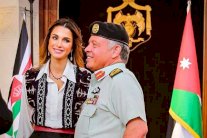 الملكة رانيا تشاطر متابعيها قصة حبها الملكية