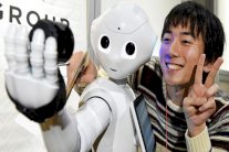 أول روبوت بمشاعر يُباع في دقيقة!