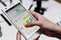 تطبيق يلتقط صور المستخدمين سرا