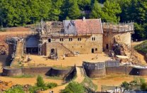 إحياء التاريخ بوسائل بدائية