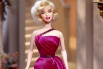 حين تكرم باربي المشاهير