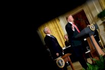 ترمب يطلب إنهاء التحقيق حول التدخل الروسي في الانتخابات