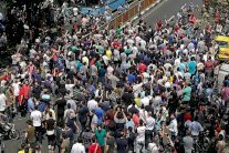 احتجاجات في مدن إيرانية بسبب تدهور الأوضاع الاقتصادية