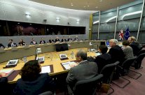 الأوروبيون يخشون الجواسيس البريطانيين!