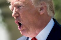 إقالة عميل في إف بي آي بسبب رسائل نصية ضد ترمب