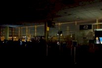 مطار رونالد ريغن يغرق في الظلام