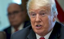 ترمب يرد على 350 افتتاحية في الصحف الأميركية