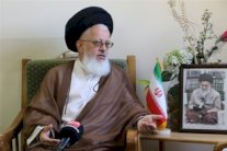 ممثل خامنئي: التزام العبادي بالعقوبات انهزام نفسي أمام أميركا