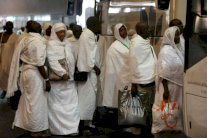 الحجاج يتجمعون في صعيد عرفات عشية عيد الأضحى