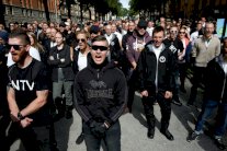 النازيون الجدد يتظاهرون في ستوكهولم !