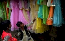 اللاجئون الروهينغا ببنغلادش يحتفلون بالأضحى بعد سنة على أزمة بورما